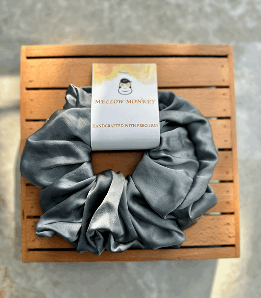 SOLID SATIN SCRUNCHIE