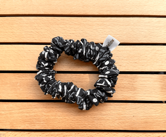 BLACK SKINNY COTTON SCRUNCHIE