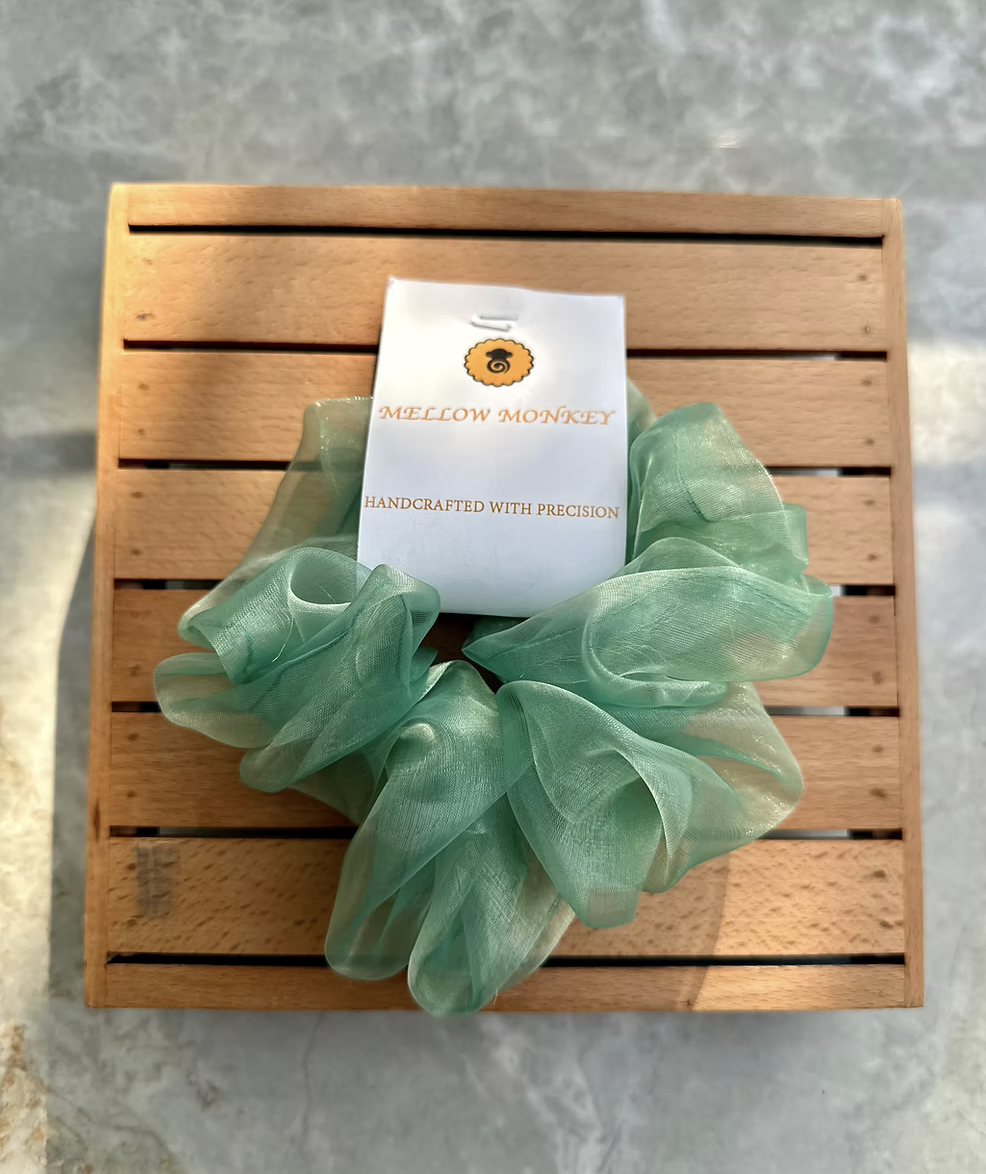 GREEN ROSE ORGANZA SCRUNCHIE