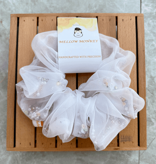 JASMINE ORGANZA SCRUNCHIE