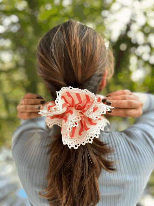 DAHLIA GIANT SCRUNCHIE