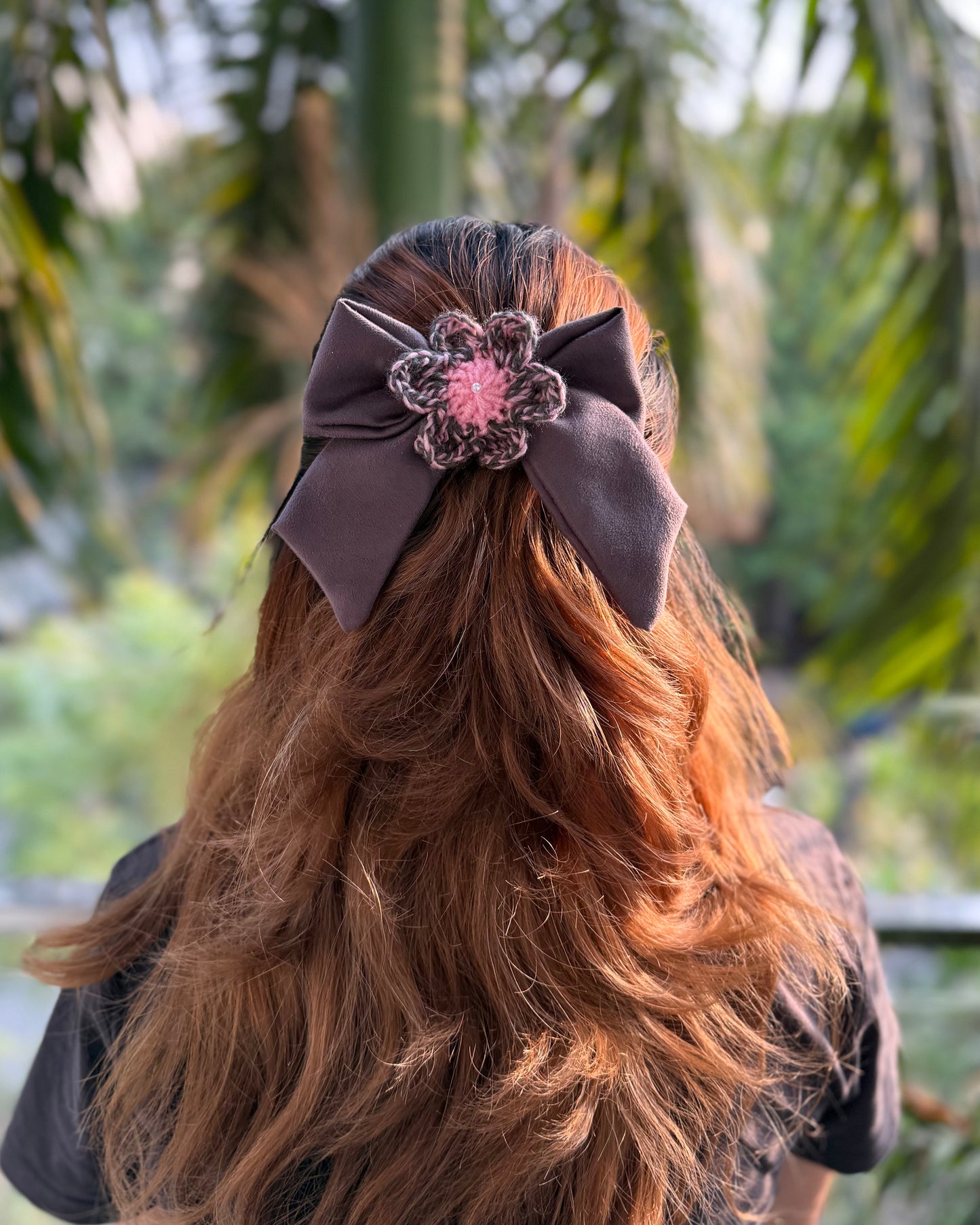 CARAMEL DRIP CROCHET BOW
