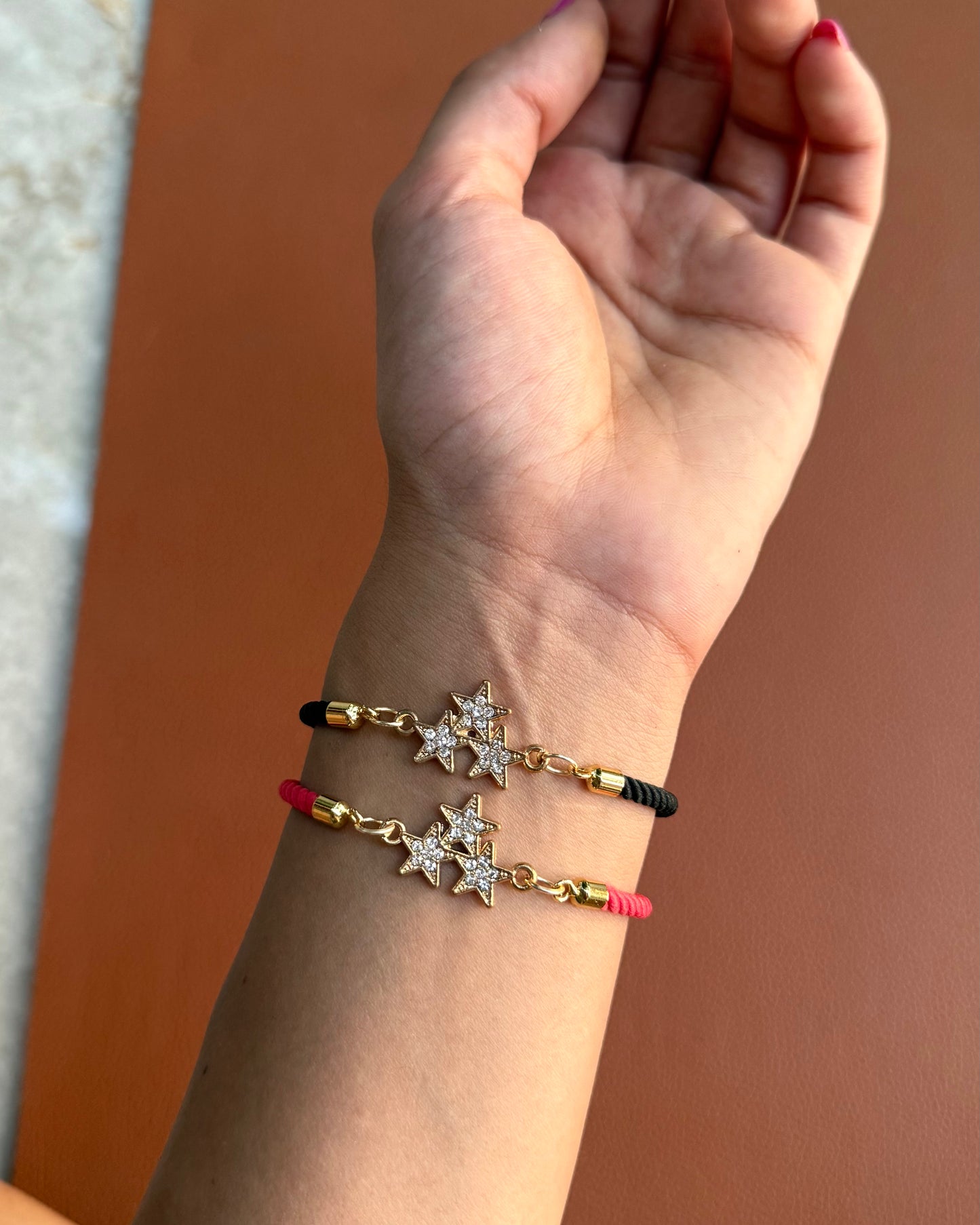 BLACK STAR CHARM BRACELET