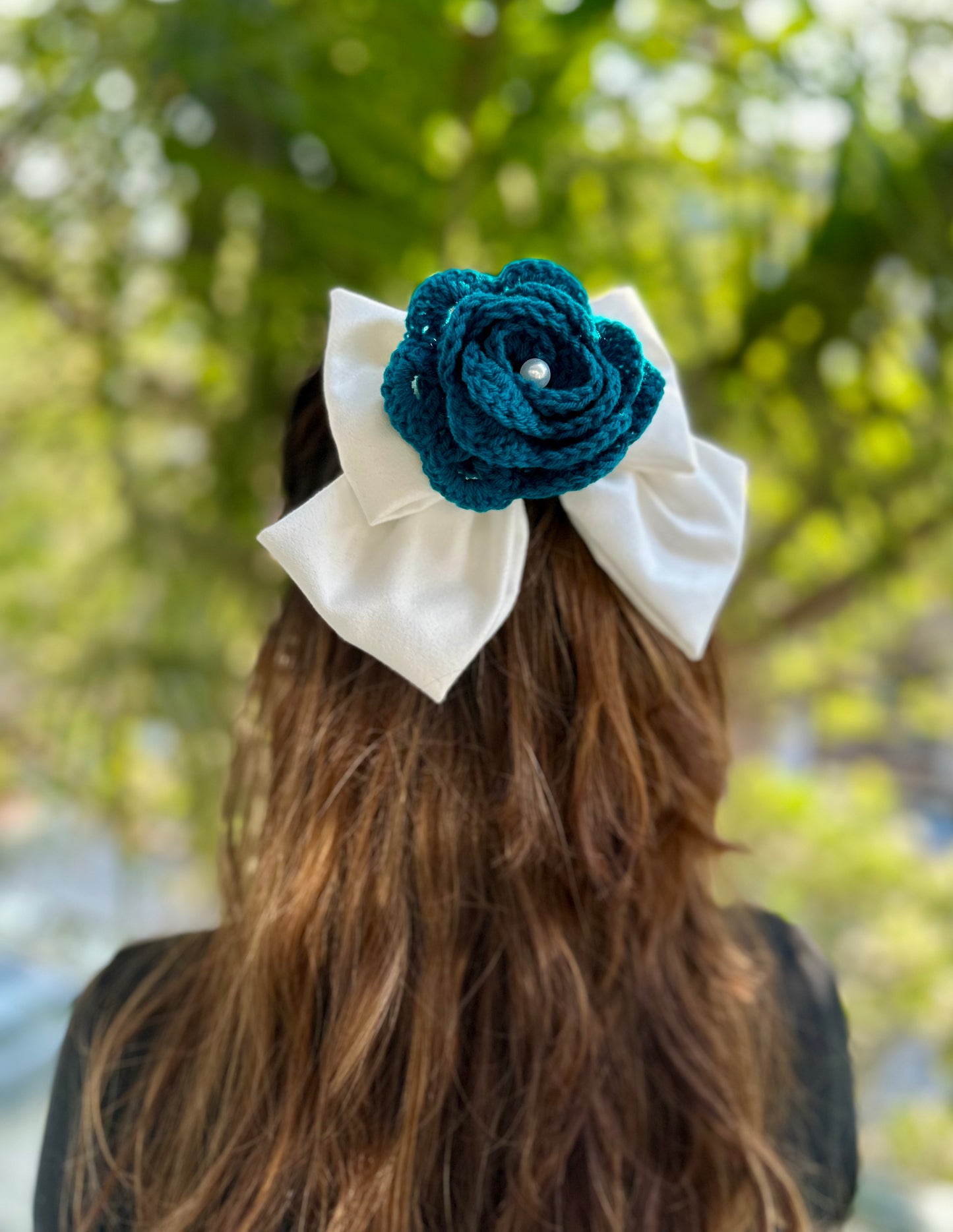 DAFFODIL PIGTAIL BOW