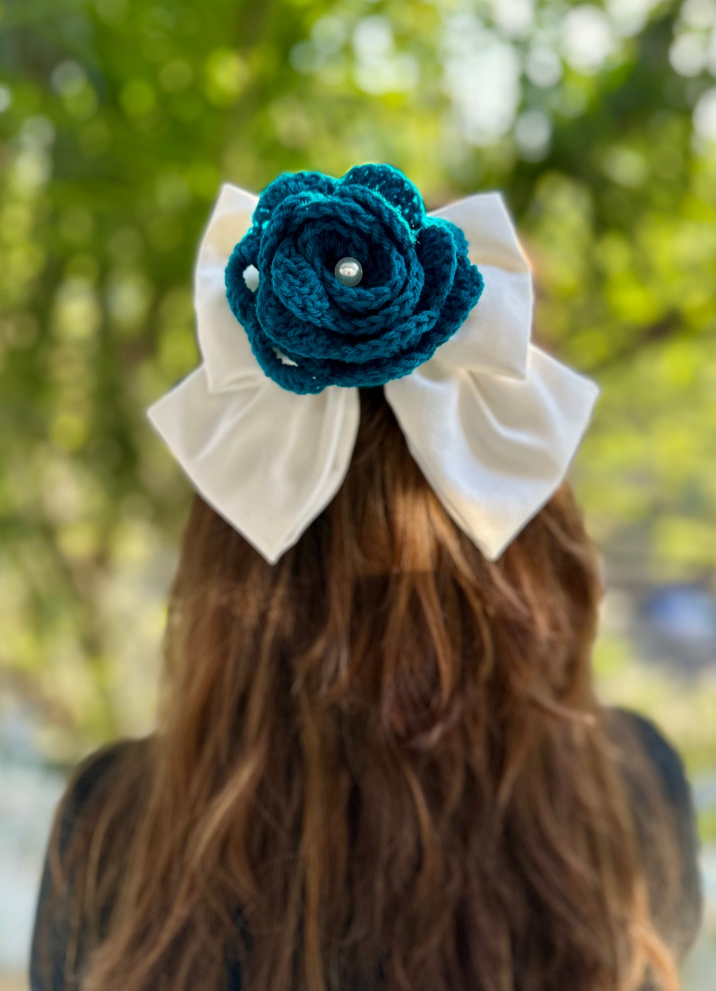 DAFFODIL PIGTAIL BOW