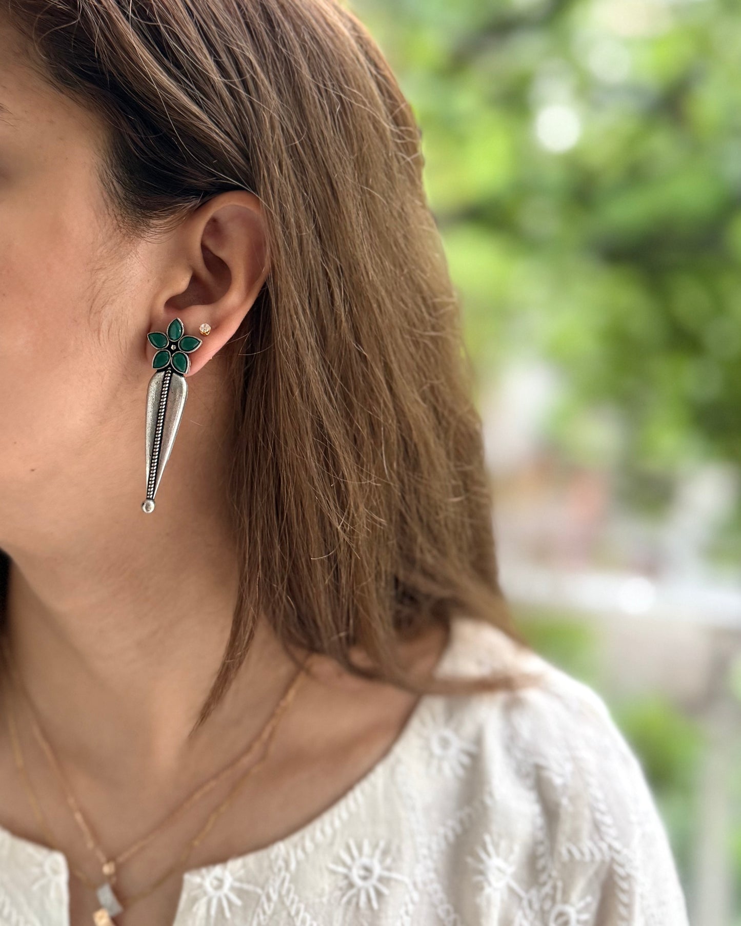 GREEN FLOWER SILVER OXIDIZED EARRINGS