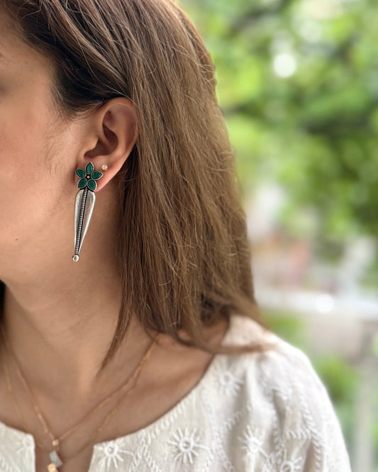 GREEN FLOWER SILVER OXIDIZED EARRINGS