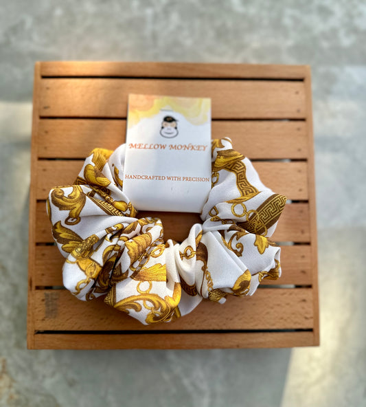 WHITE CHAIN COTTON SCRUNCHIE