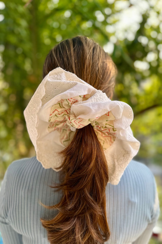 HIBISCUS GIANT SCRUNCHIE