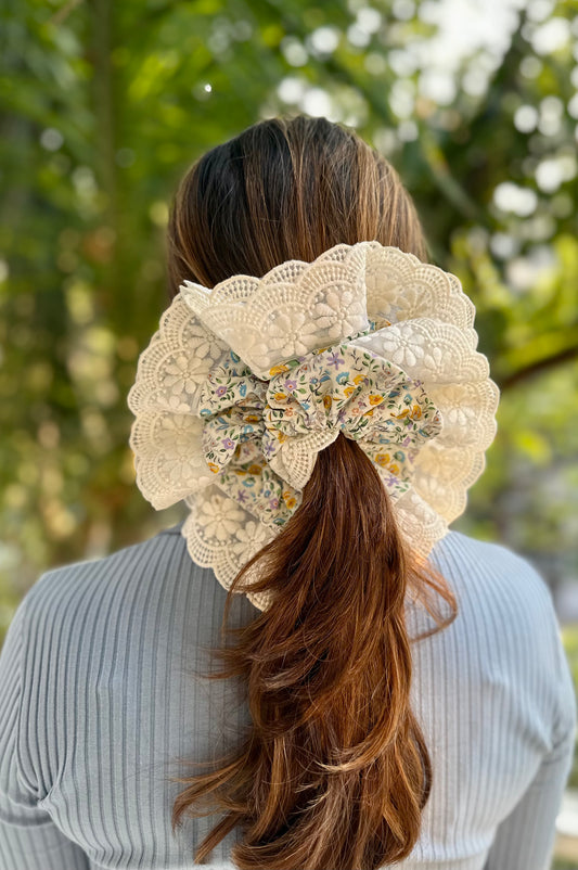 CLEMATIS GIANT SCRUNCHIE