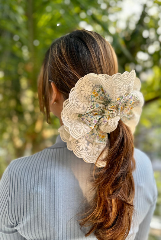 CLEMATIS GIANT SCRUNCHIE