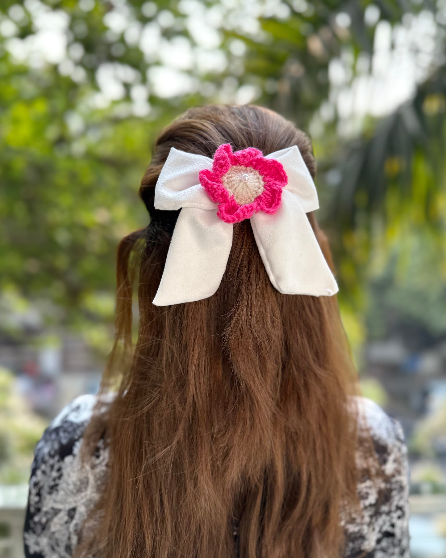 CARNATION CROCHET BOW