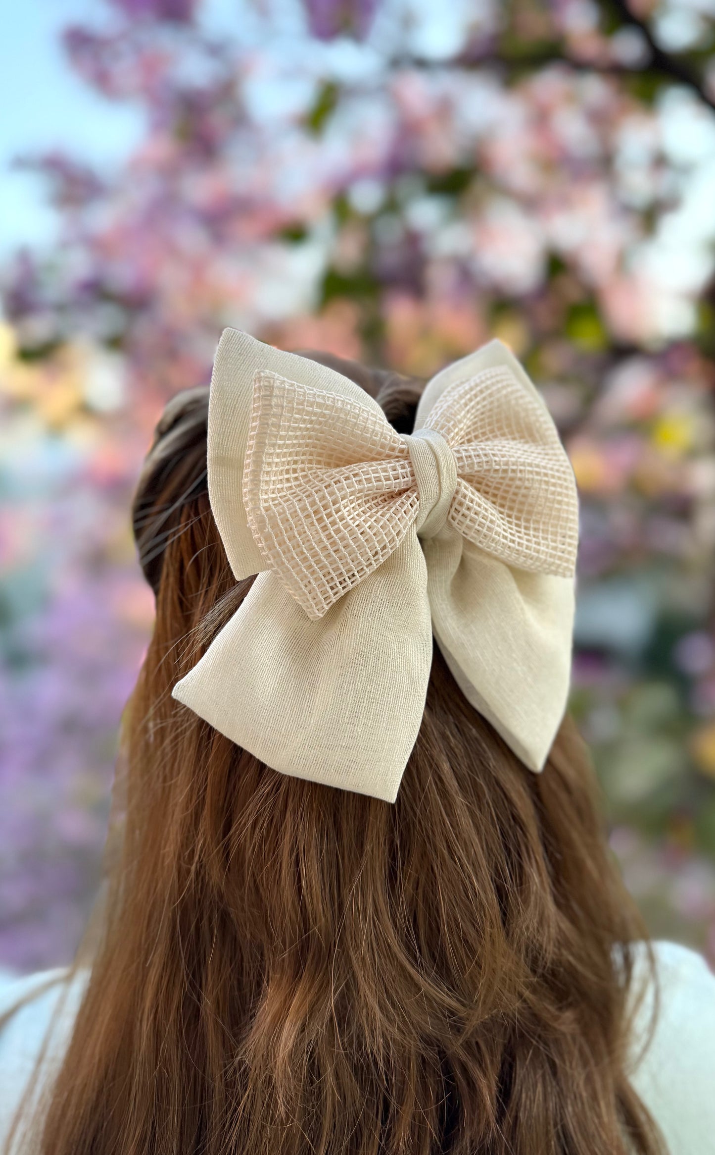 HELLEBORE PIGTAIL BOW