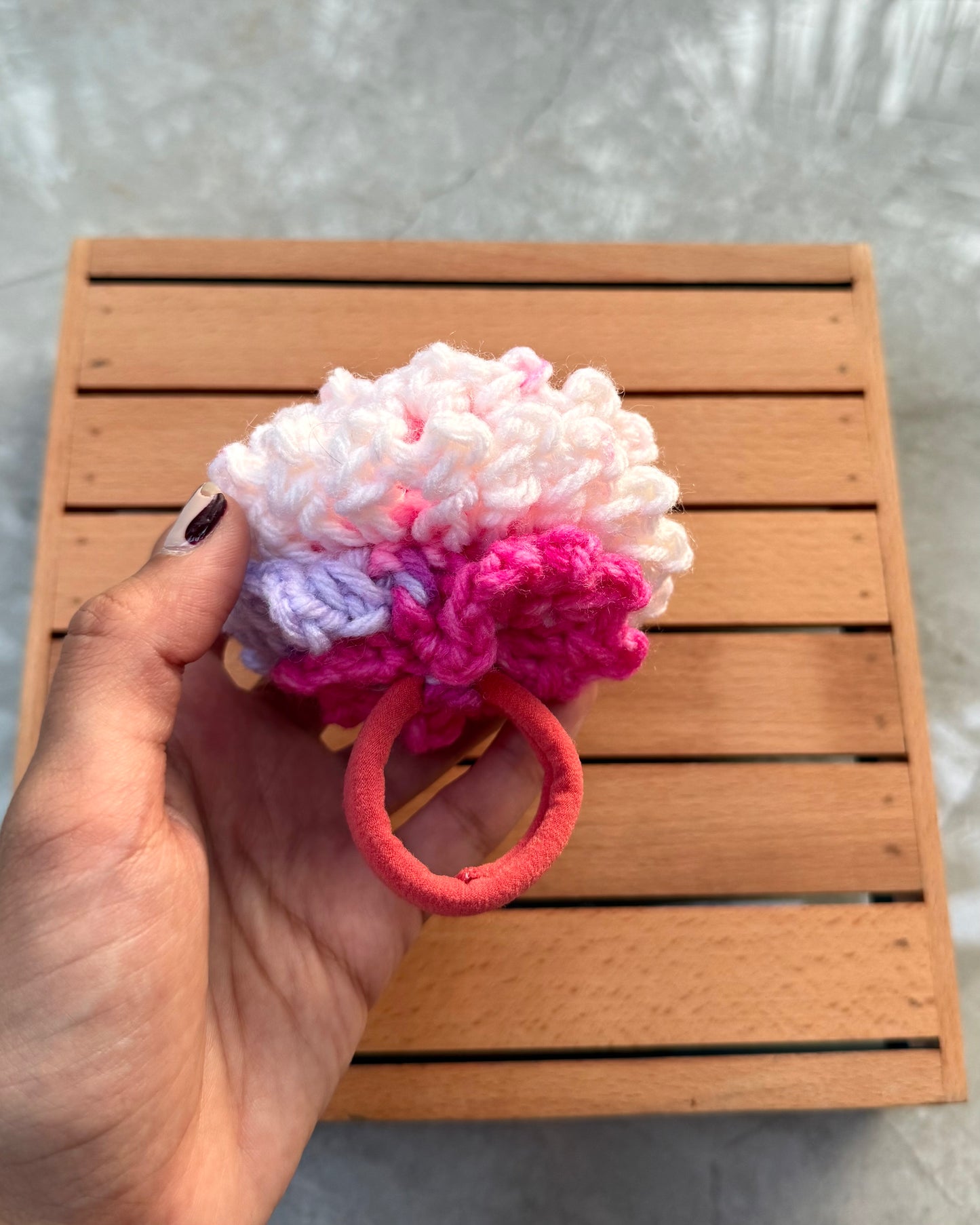 BBAY PINK CROCHET SCRUNCHIE