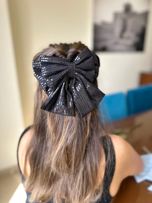 BLACK SHINE PIGTAIL BOW