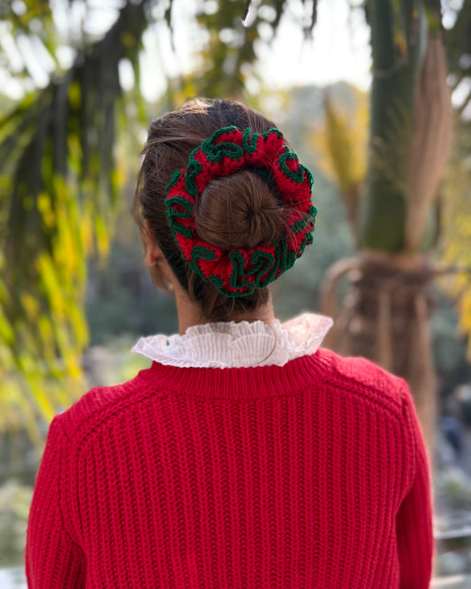 BAUBLES CROCHET SCRUNCHIE