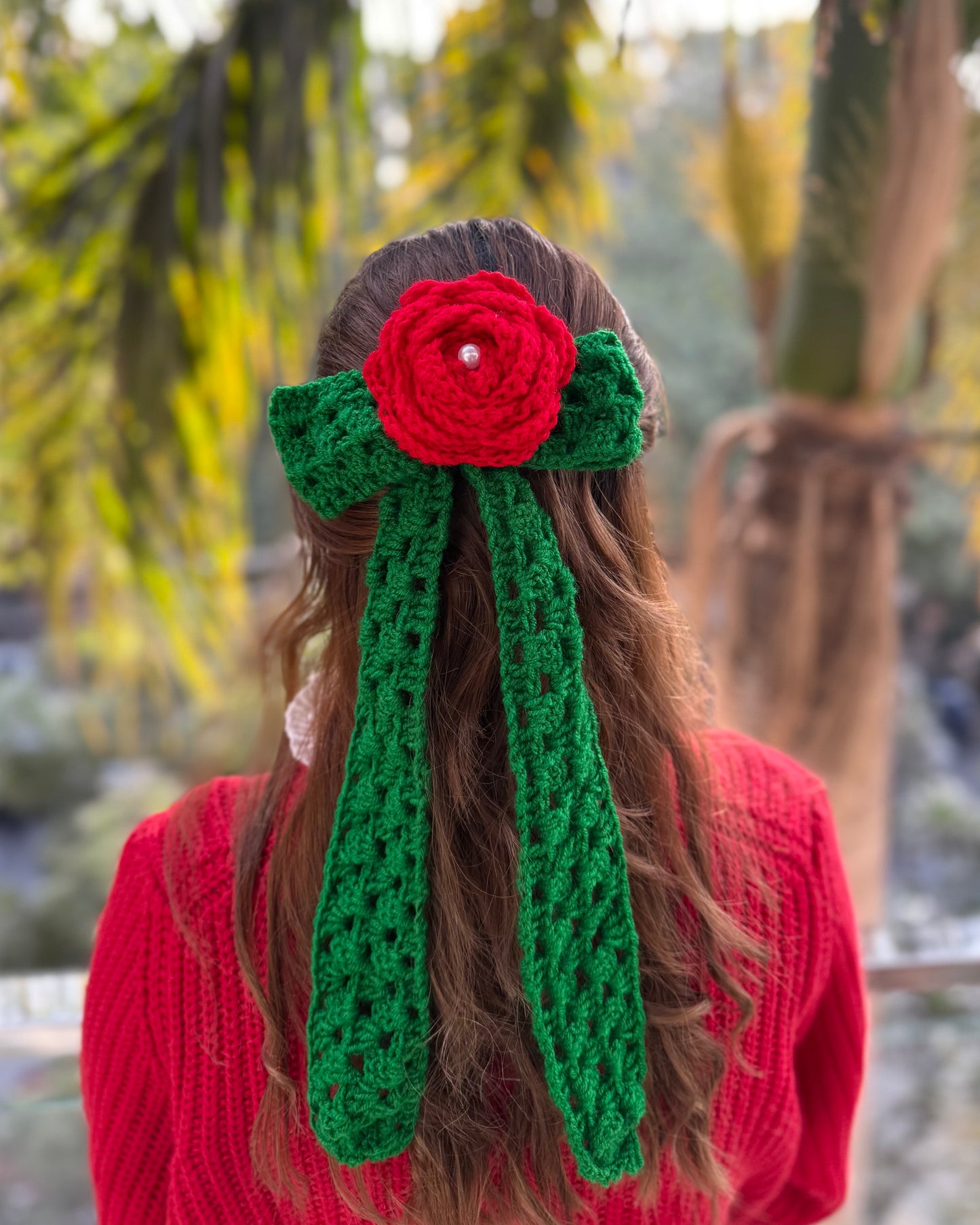 GARLANDS CROCHET BOW