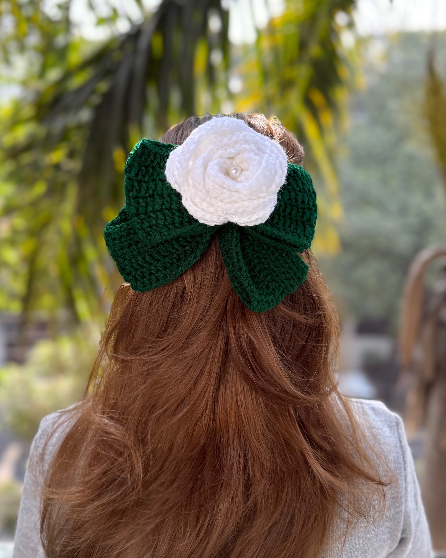 WHITE ROSE CROCHET BOW