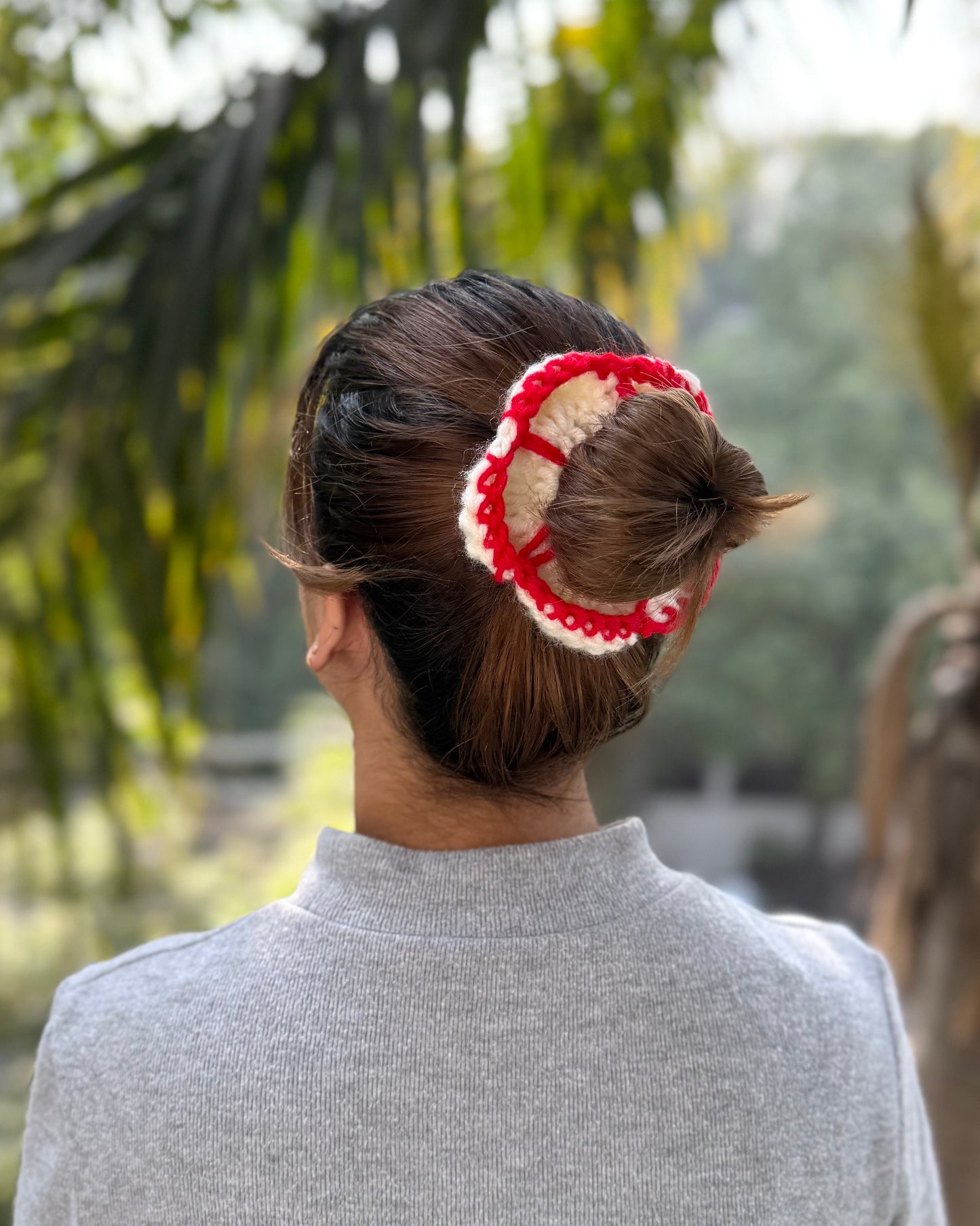TUBEROSE CROCHET SCRUNCHIE