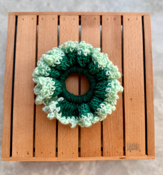 BELLS CROCHET SCRUNCHIE