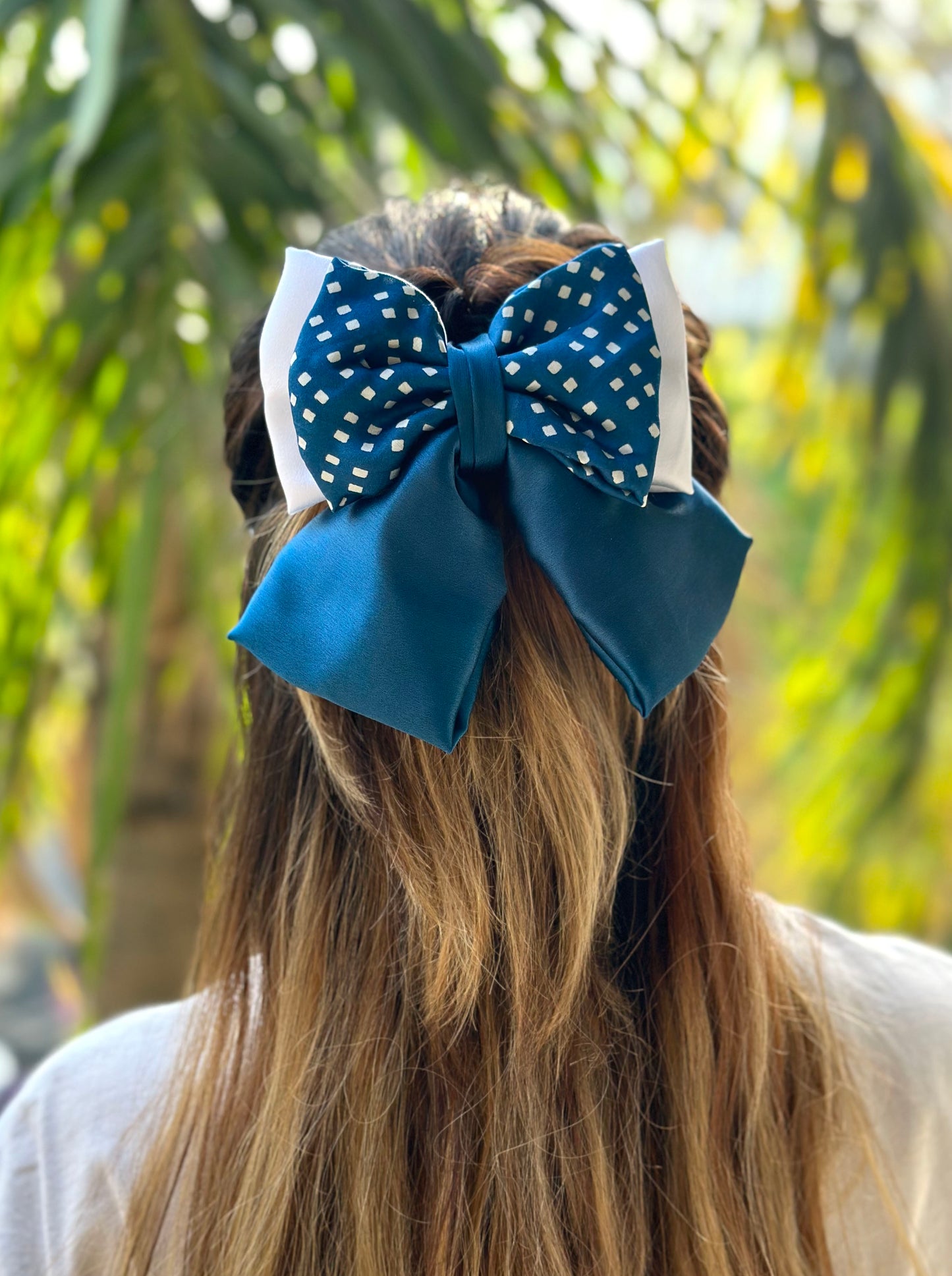 NIGHT ANGLE PIGTAIL BOW