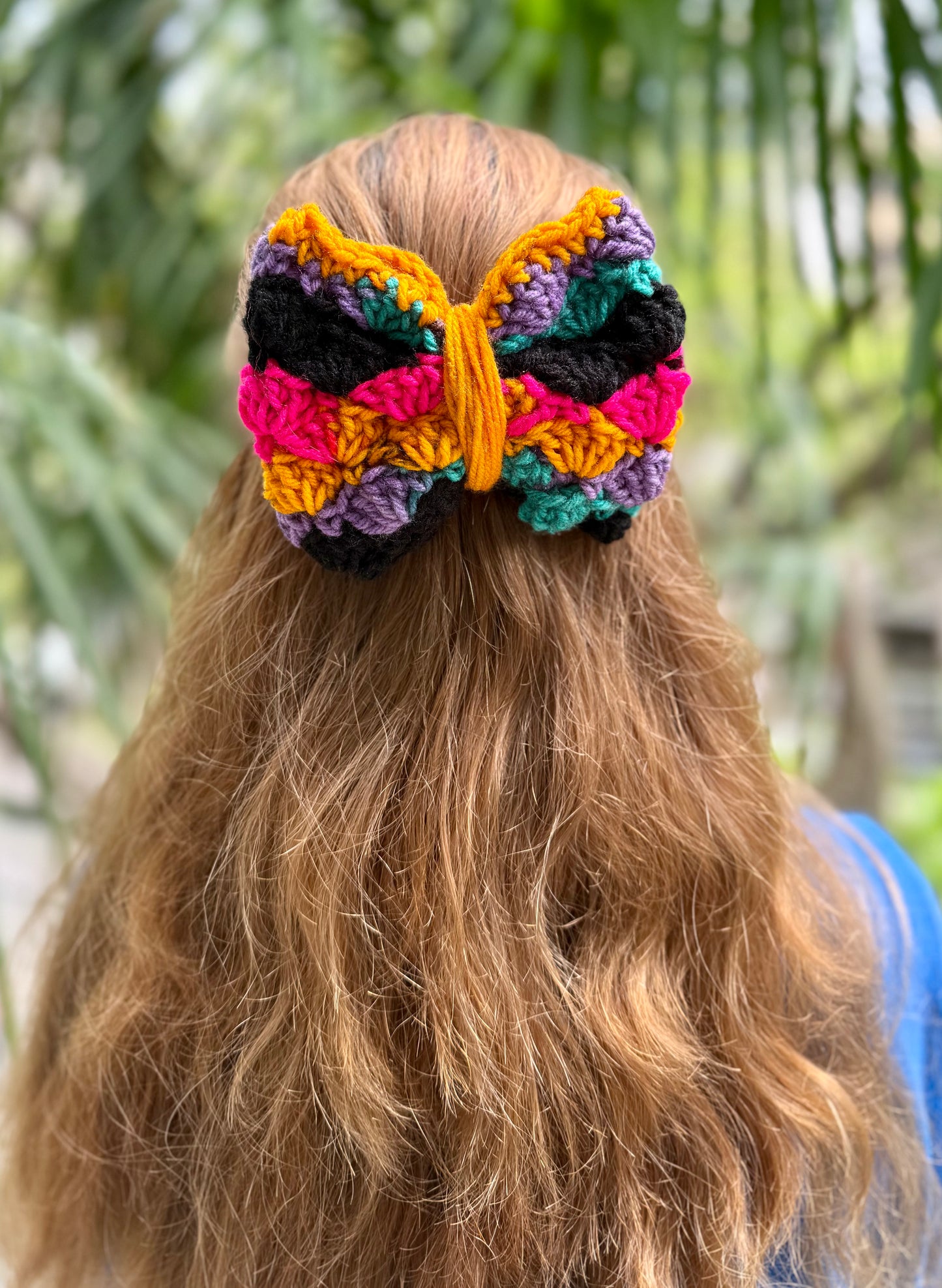CAMELLIA CROCHET BOW