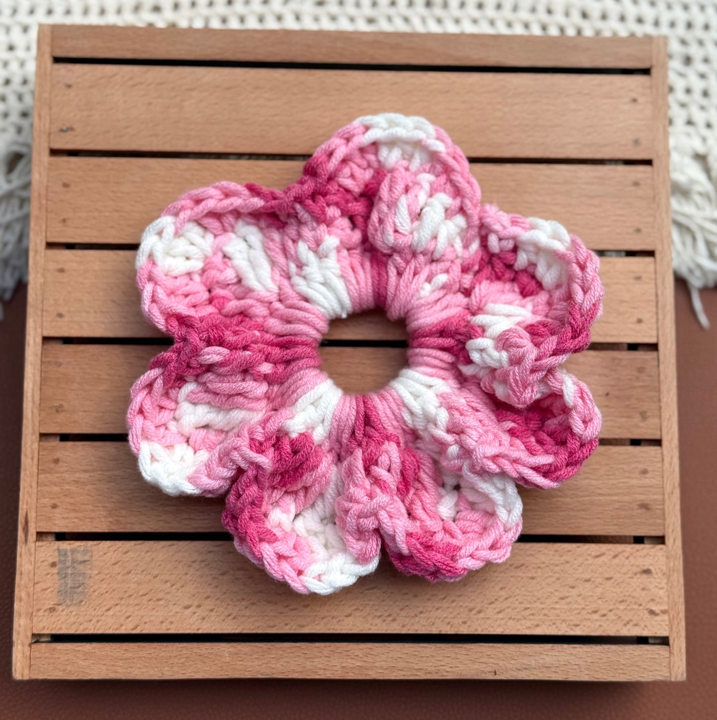 CARNATION CROCHET SCRUNCHIE