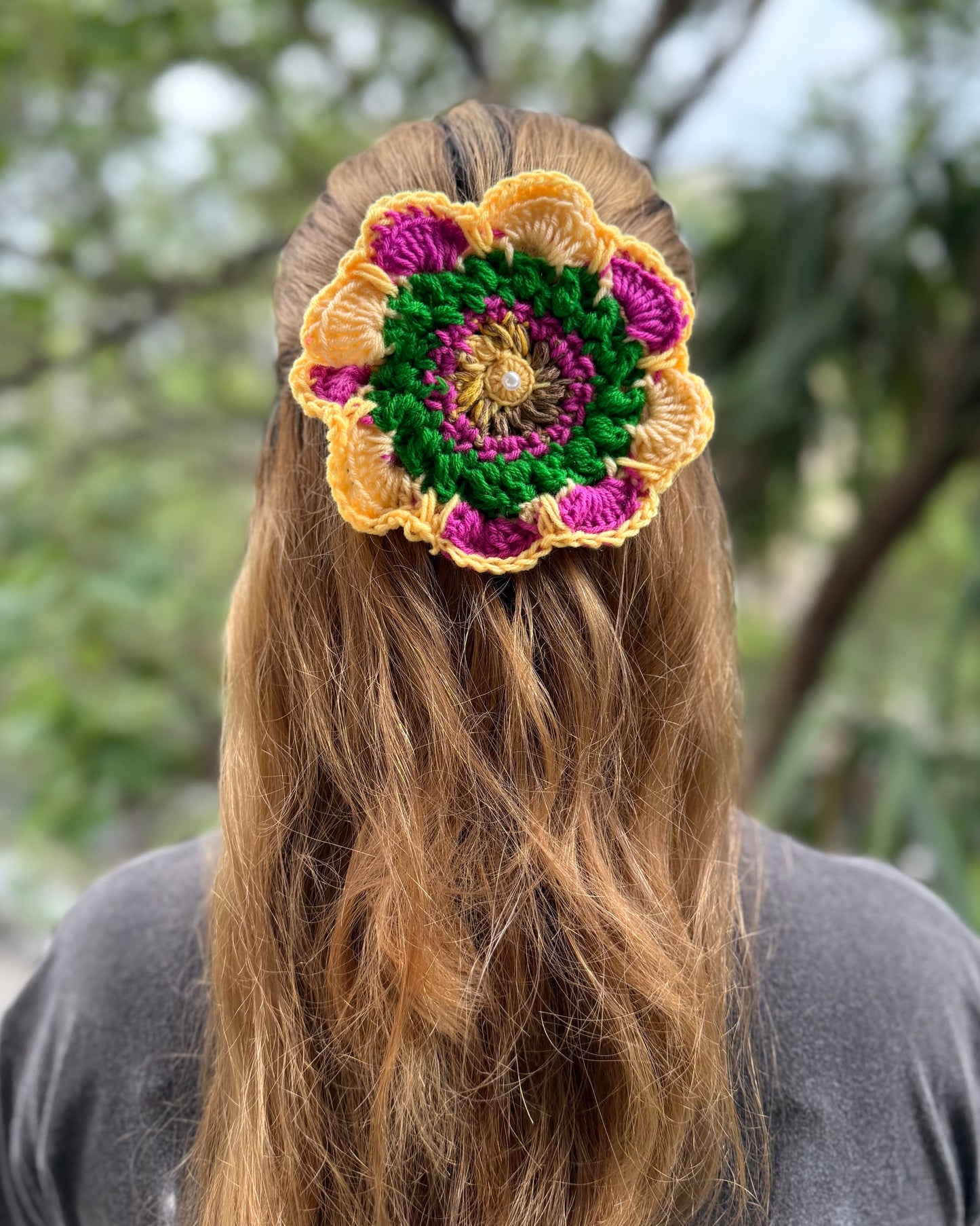 COSMOS CROCHET BOW