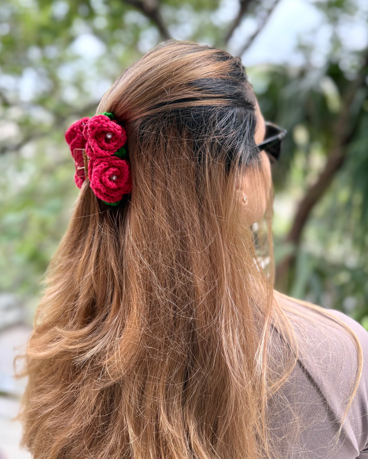 RED ROSE HAIR CLAW