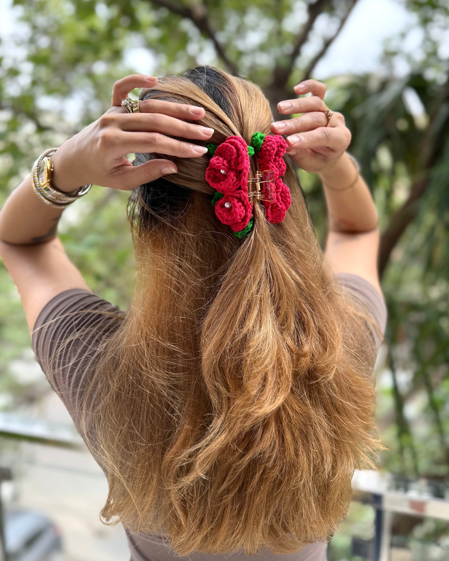 RED ROSE HAIR CLAW