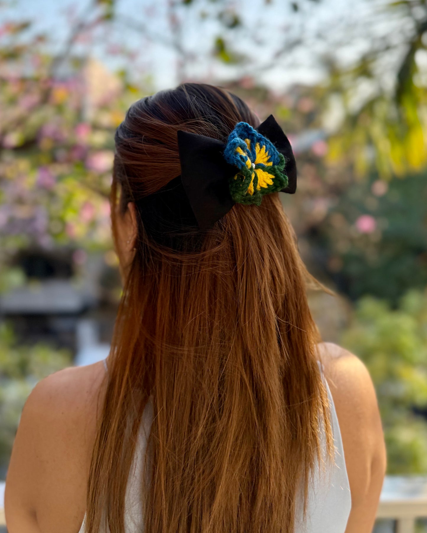 POSTMAN CLASSIC CROCHET BOW