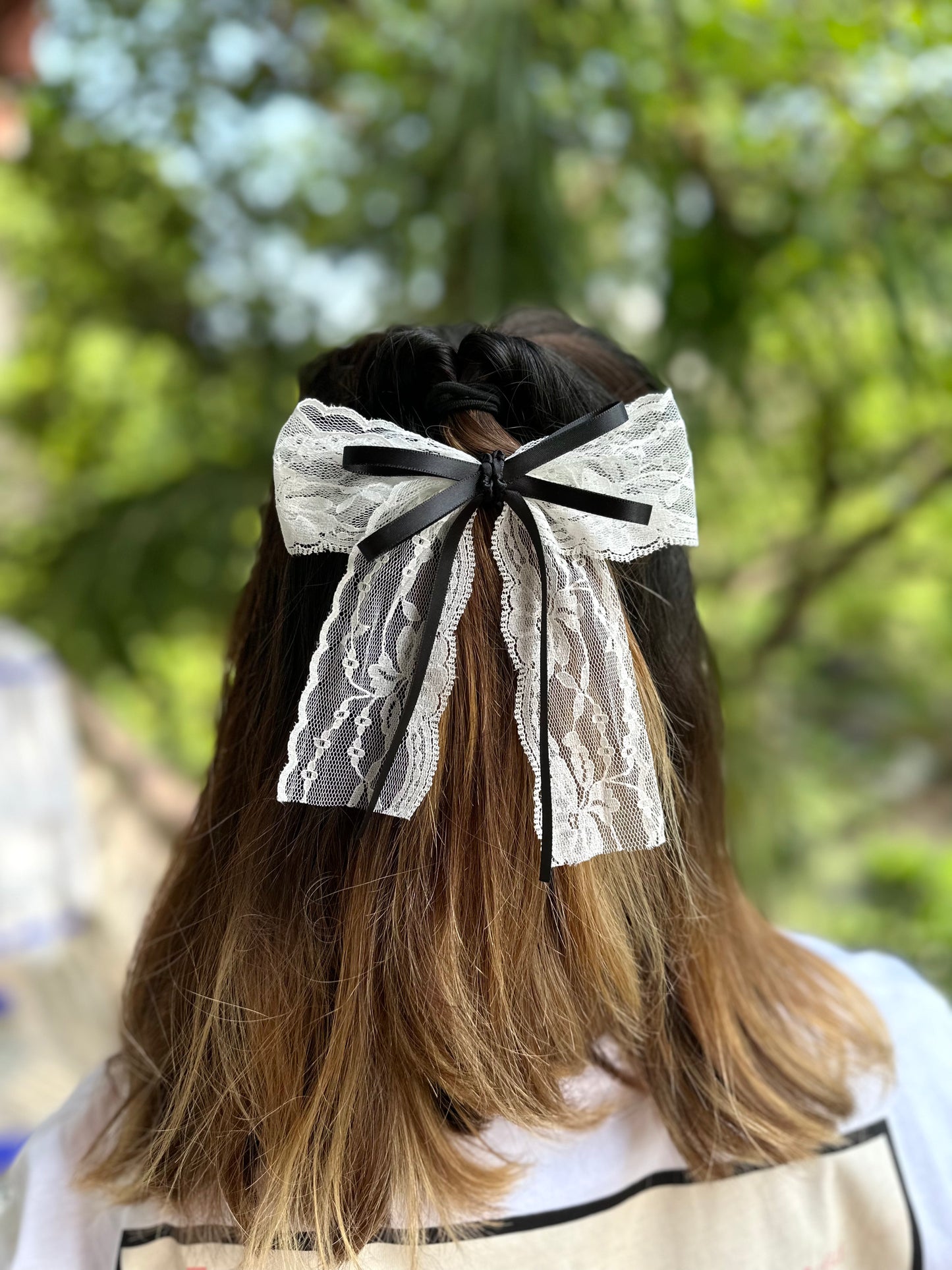 BLACK LACE PIGTAIL BOW