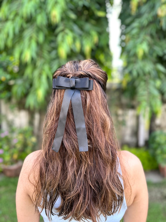 CALLA LILY PIGTAIL BOW