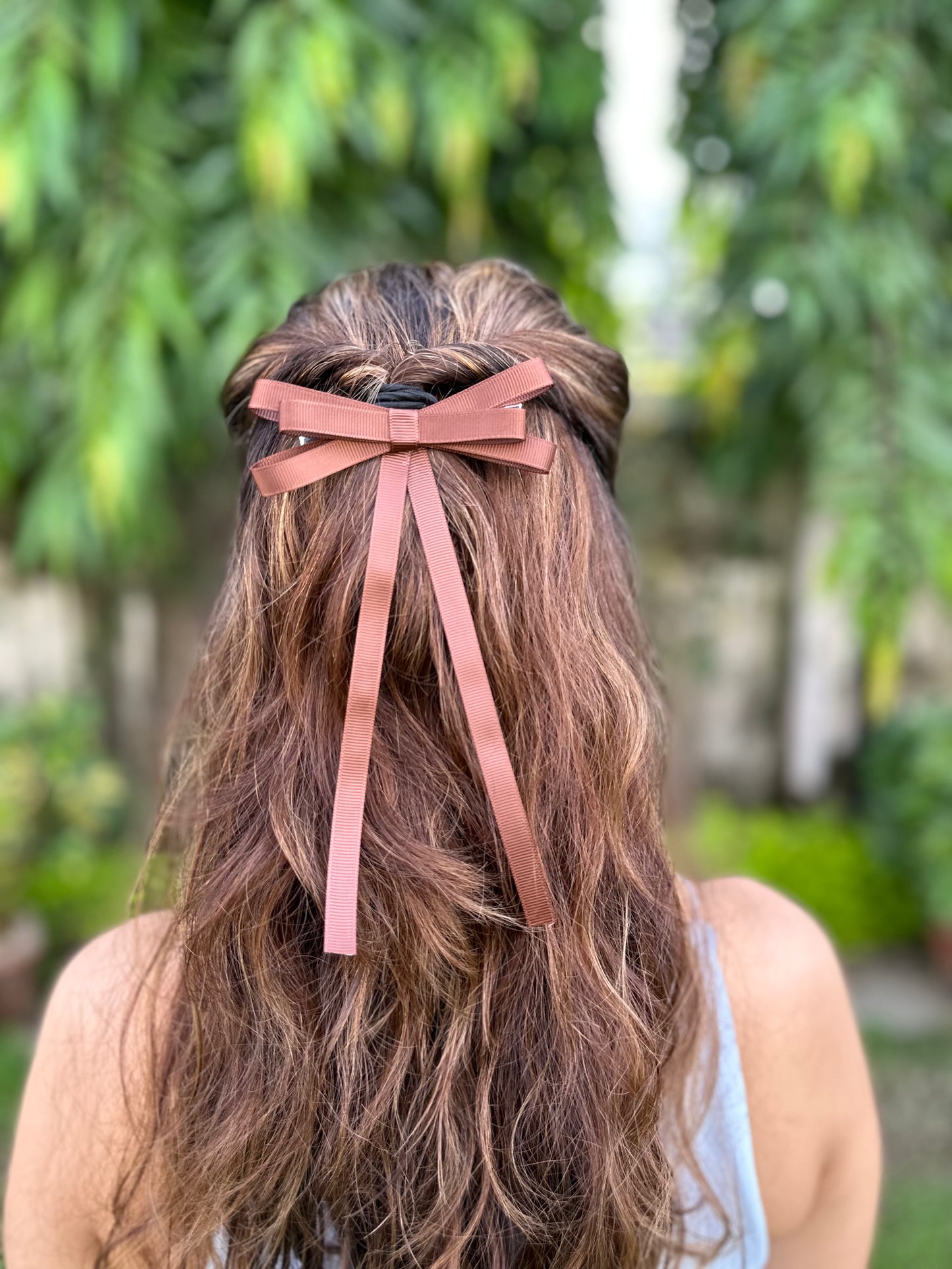 MOCHA PIGTAIL BOW