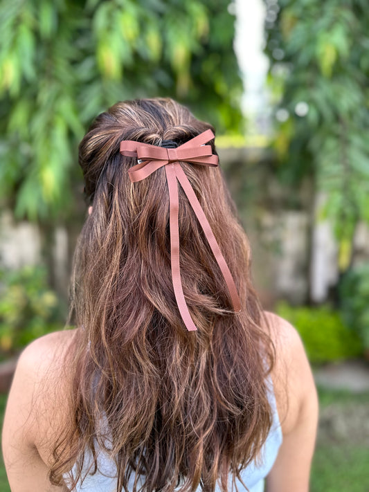 MOCHA PIGTAIL BOW