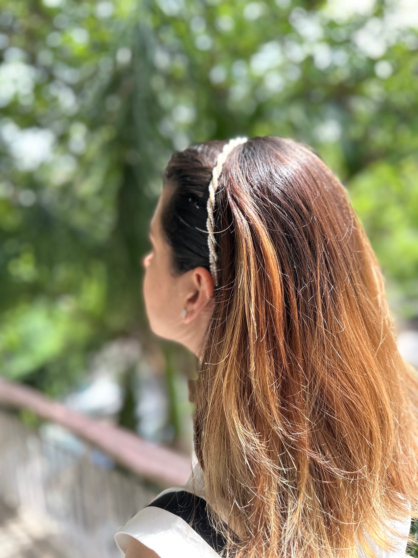 WHITE SPIRAL HEADBAND