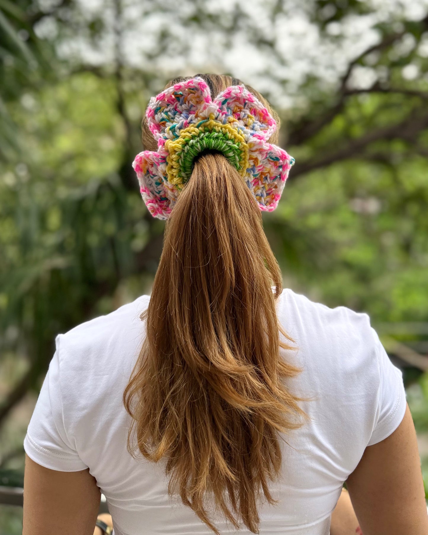 NEMESIA CROCHET SCRUNCHIE