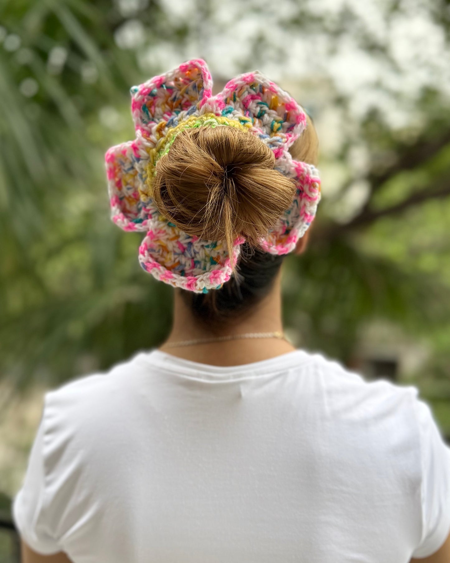 NEMESIA CROCHET SCRUNCHIE