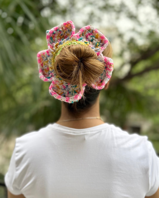 NEMESIA CROCHET SCRUNCHIE