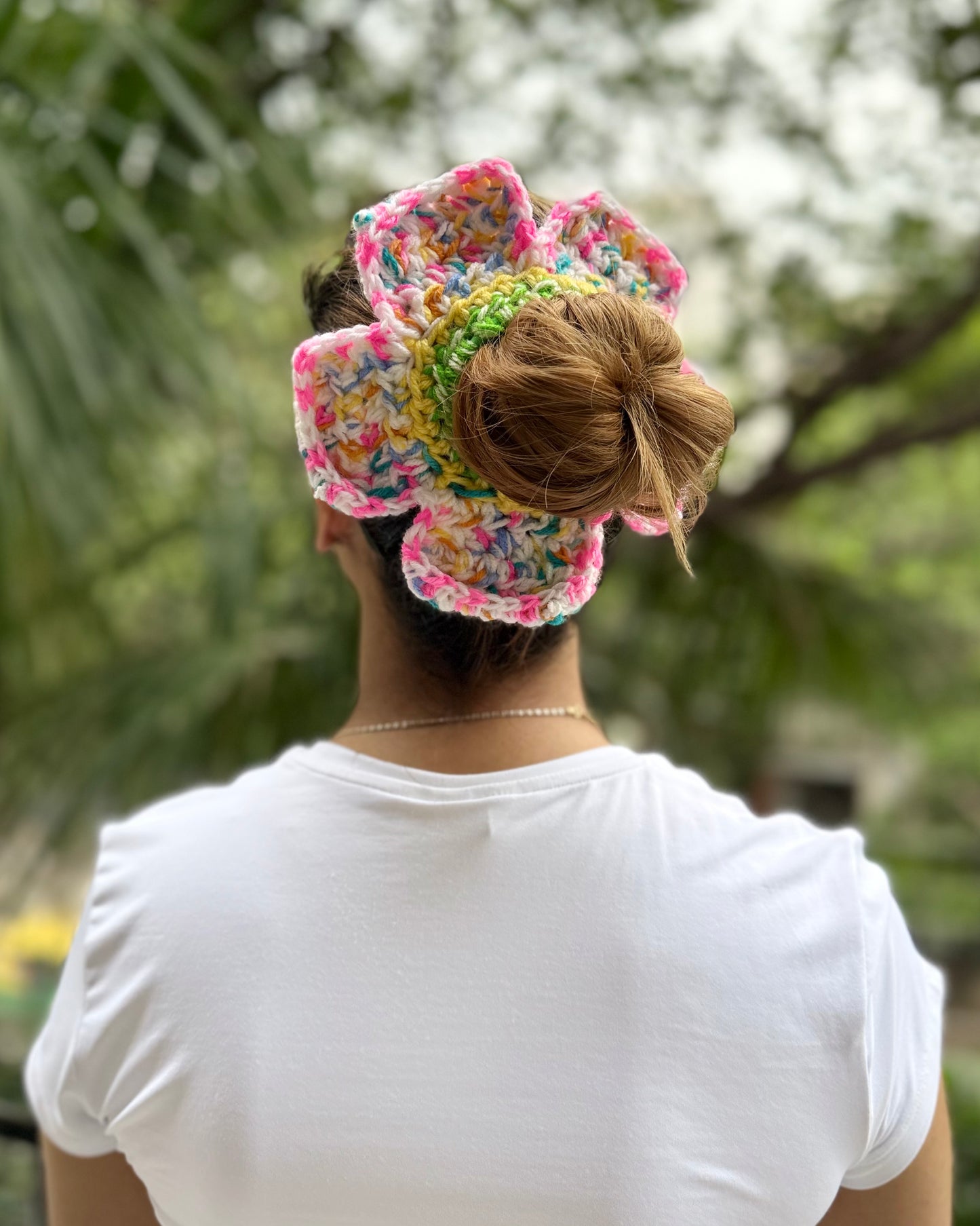 NEMESIA CROCHET SCRUNCHIE