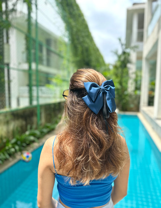 DEEP BLUE PIGTAIL BOW