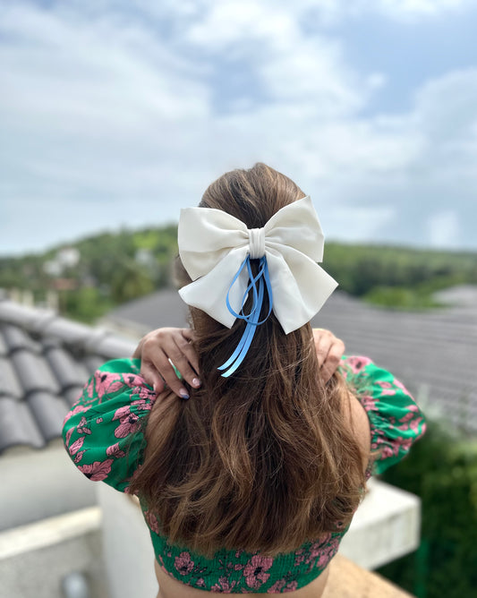 WHITE BEAUTY PIGTAIL BOW