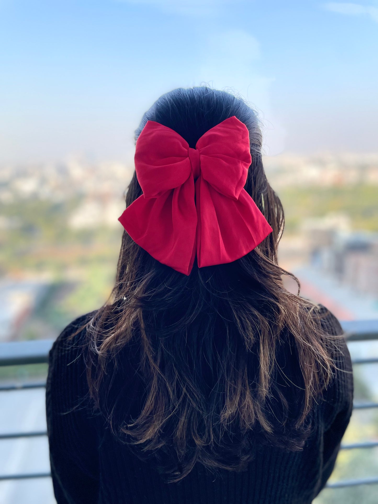 RED BEAUTY PIGTAIL BOW