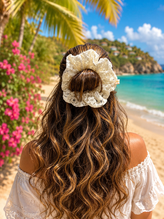 PEARL MUSE LACE SCRUNCHIE