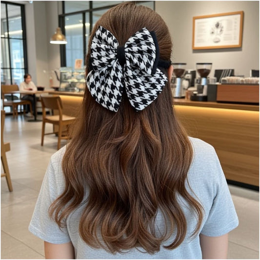 BLACK STAR PIGTAIL BOW