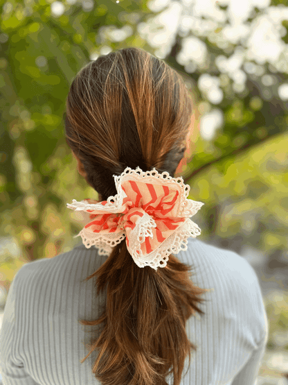 DAHLIA GIANT SCRUNCHIE