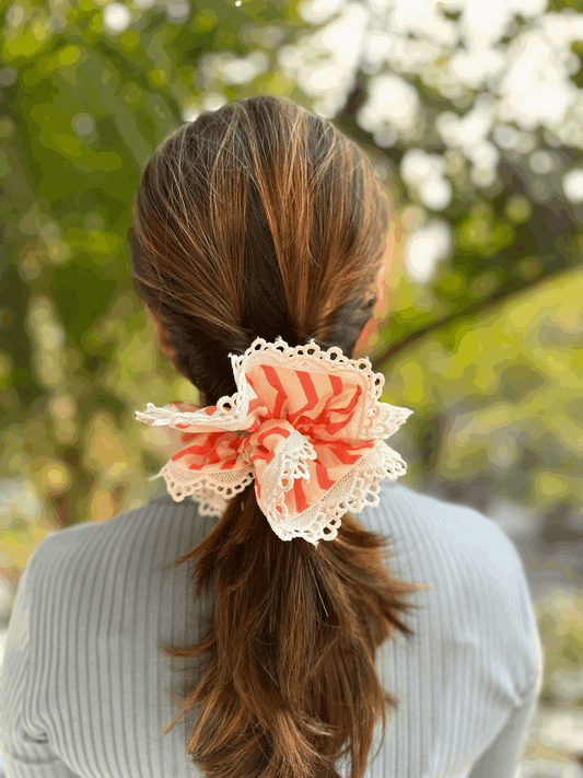 DAHLIA GIANT SCRUNCHIE