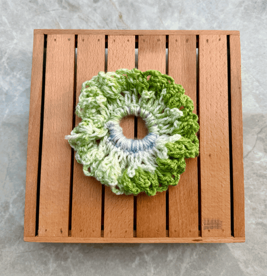 SWEET PEA CROCHET SCRUNCHIE