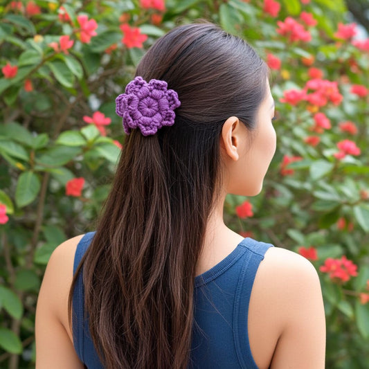 IRIS HAIR CLAW