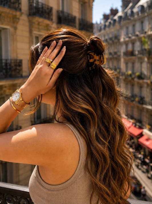 MOCHA MUSE HAIR CLAW